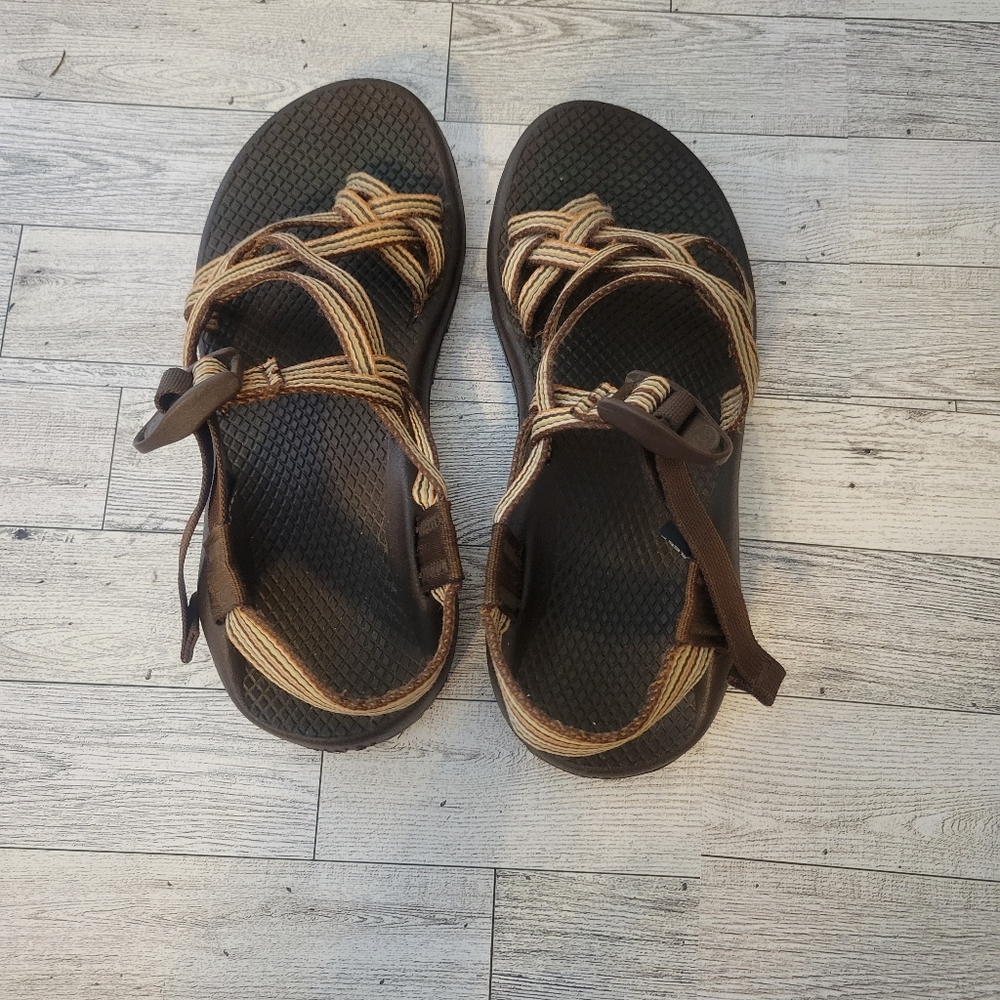 Sold Chaco Womens 6  Sandals Strappy Sports Hicking Vibram Sole  Brown Orange. - Picture 3 of 7